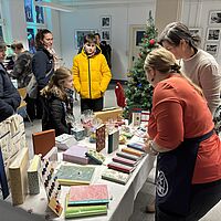 Impressionen vom Weihnachtsmarkt auf dem Telux-Gelände in Weißwasser mit seinem vielfältigen Angebot an Kunsthandwerk aus der Lausitz.