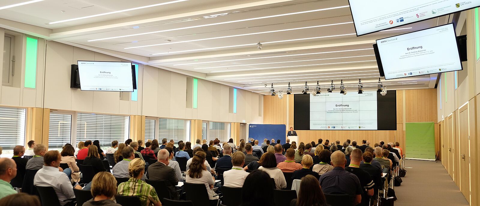 Blick in den Saal des Vergabedialogs in Dresden, in njumii - Das Veranstaltungszentrum der Handwerkskammer Dresden