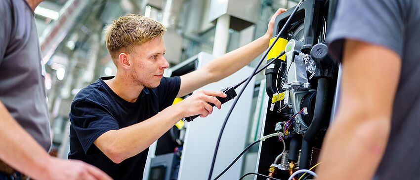 Praktische Arbeiten während der Ausbildung - Zum Beitrag