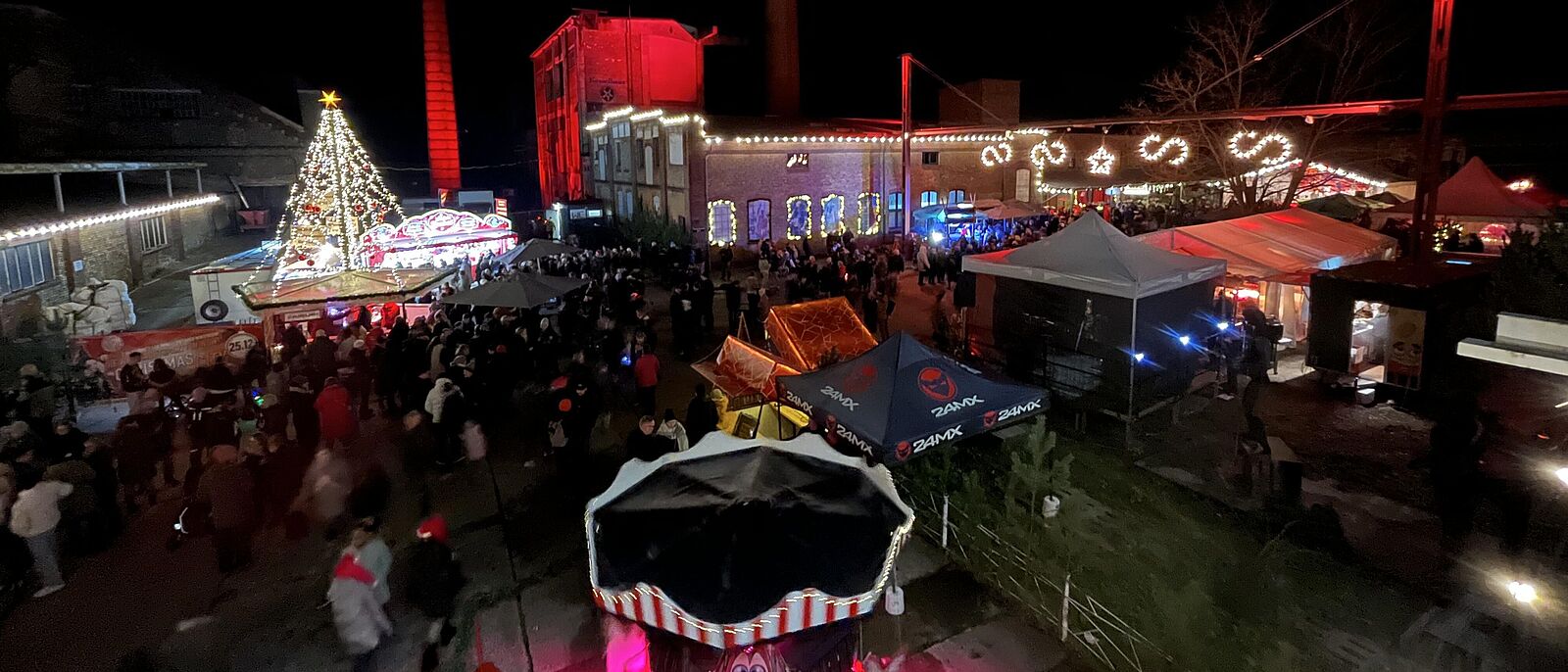 Impressionen vom Weihnachtsmarkt auf dem Telux-Gelände in Weißwasser mit seinem vielfältigen Angebot an Kunsthandwerk aus der Lausitz.