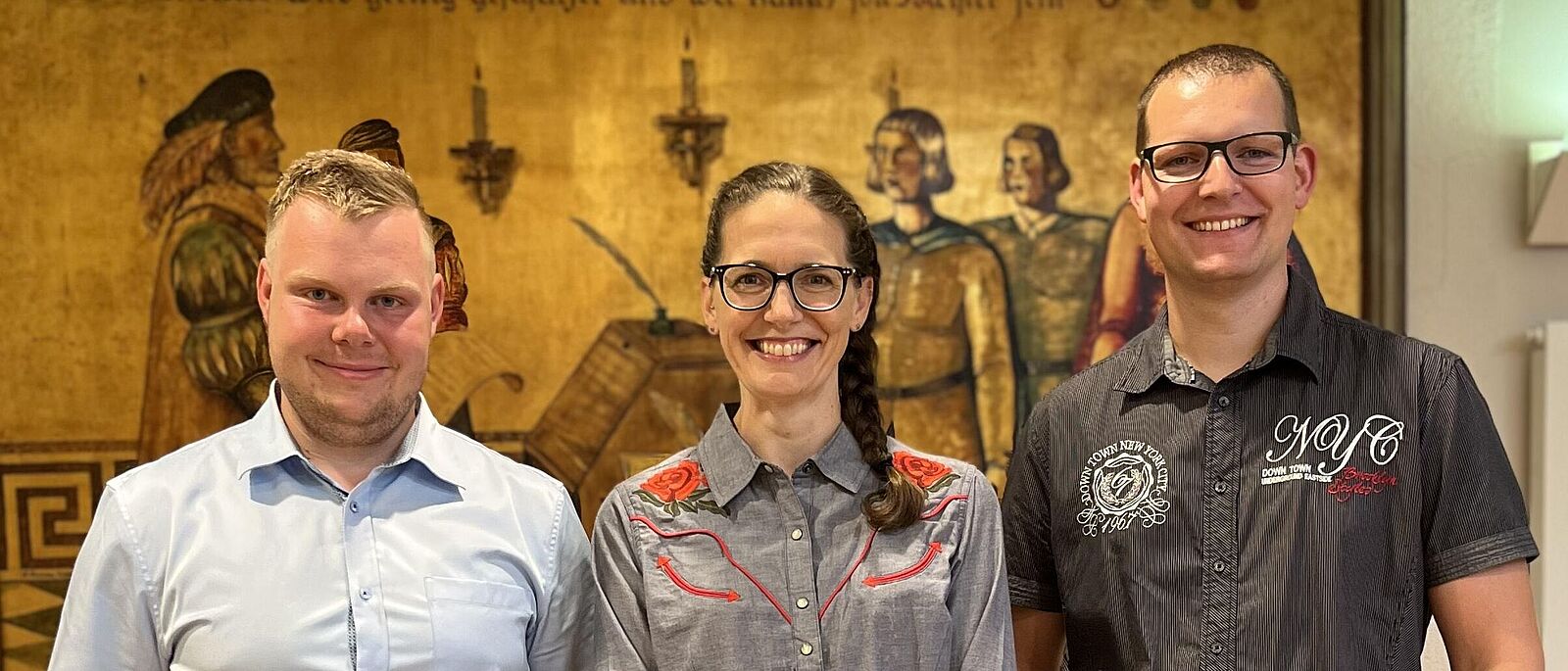 Impressionen aus der Veranstaltung Star*Parade vom 8. August 2024. Zu sehen sind in einer Portraitaufnahme (von links nach rechts): Leo Borch, Sarah Ochsner, Sebastian Nadal