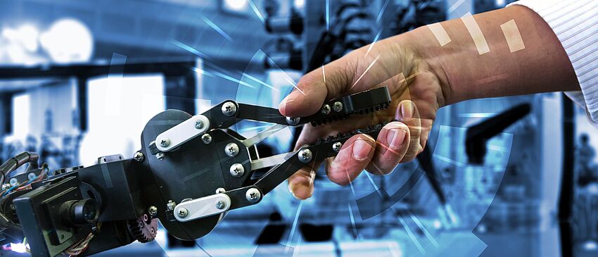 Handwerk trifft Forschung: W hoch 4 – wie "Roboter" friemeln lernen Handwerk trifft Forschung: W hoch 4 – wie "Roboter" friemeln lernen - Zum Beitrag