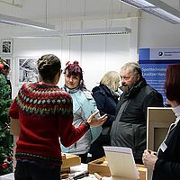 Impressionen vom Weihnachtsmarkt auf dem Telux-Gelände in Weißwasser mit seinem vielfältigen Angebot an Kunsthandwerk aus der Lausitz.