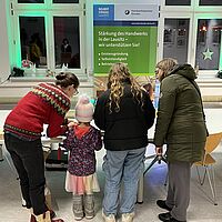 Impressionen vom Weihnachtsmarkt auf dem Telux-Gelände in Weißwasser mit seinem vielfältigen Angebot an Kunsthandwerk aus der Lausitz.