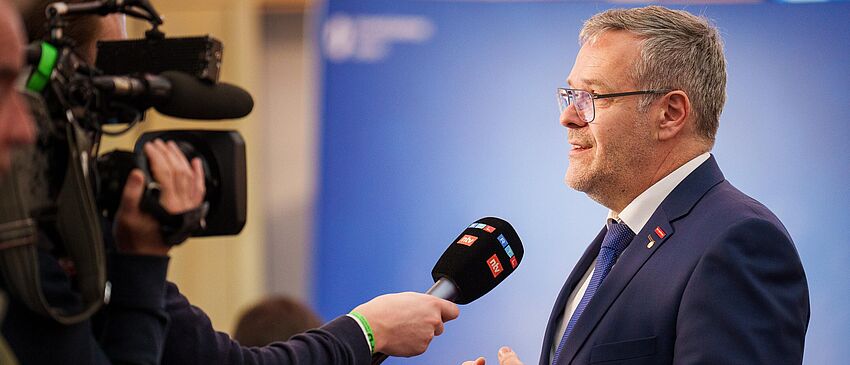 Handwerkskammerpräsident Jörg Dittrich im Interview Handwerkskammerpräsident Jörg Dittrich im Interview - Zum Beitrag