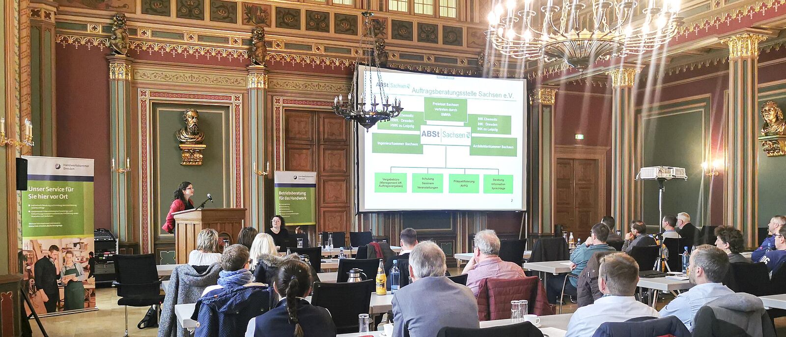 Blick in den Saal der Vergabekonferenz in Zittau