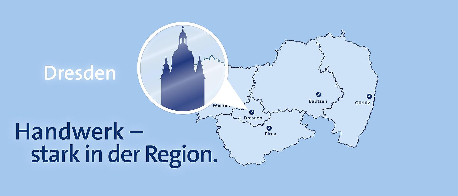 Hellblauer Hintergrund mit einer Karte der Landesdirektion Dresden, darauf ein runder weißer Marker mit der Sehenswürdigkeit von Dresden als dunkelblau hinterlegter Silhouette, daran ein weißer Pfeil der auf Dresden zeigt.